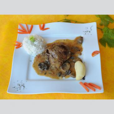 Photo représentant une assiette de paupiettes royales de magrets d'oie au riesling